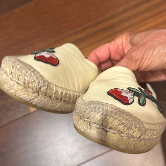 Gucci🎉host pick🎉🎈 Pilar leather espadrille with embroidered flowers - Picture 14 of 14